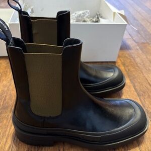 Alexander Mcqueen Black Leather Boxcar Ankle Boots